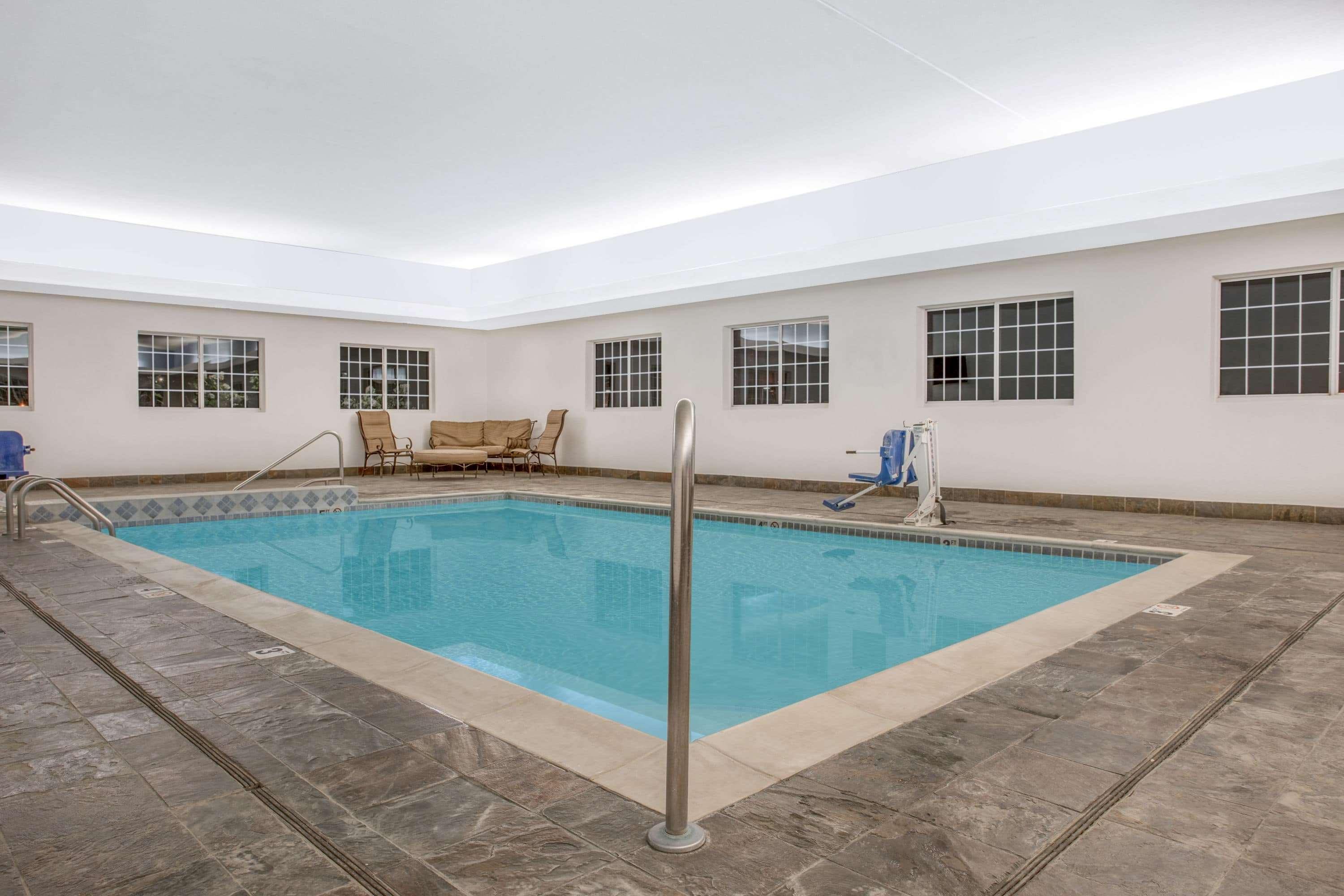 Super 8 By Wyndham סידר פולס מראה חיצוני תמונה